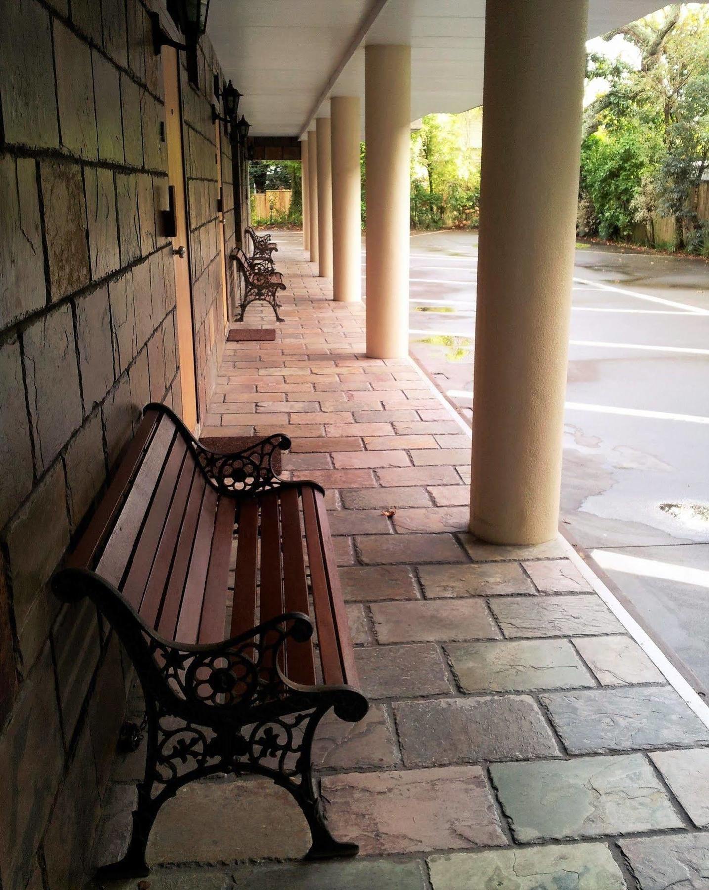 Fitzherbert Castle Motel Палмерстън Норт Екстериор снимка