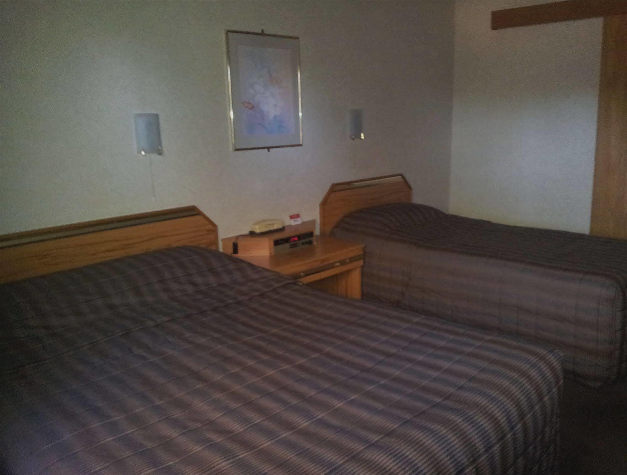 Fitzherbert Castle Motel Палмерстън Норт Екстериор снимка